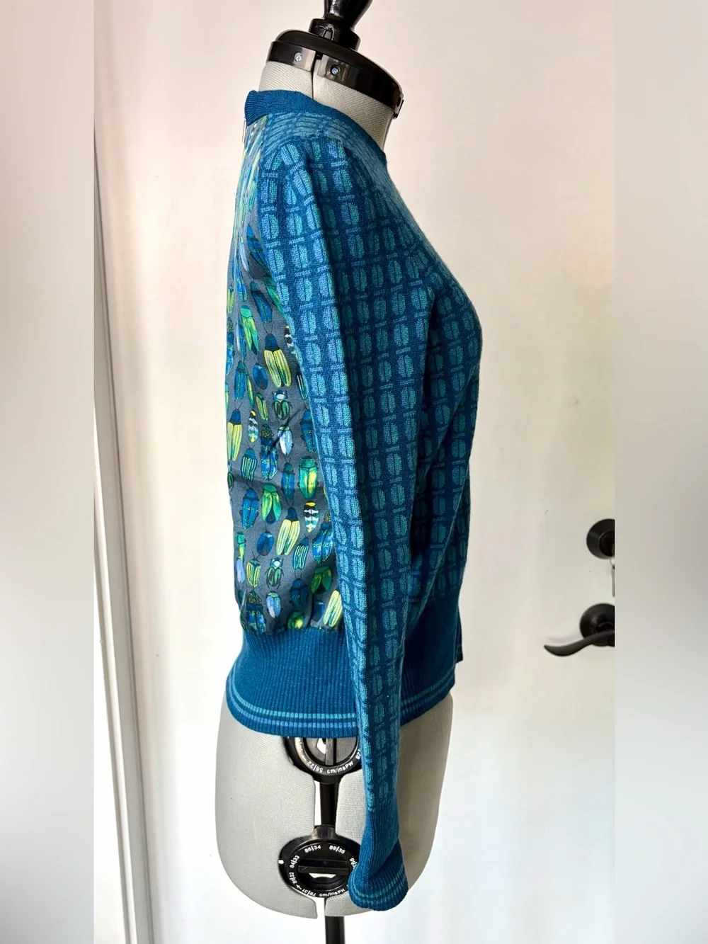 Tory Burch Walda Print Sweater, Scarab Pattern, &silk design on back, XS, EUC